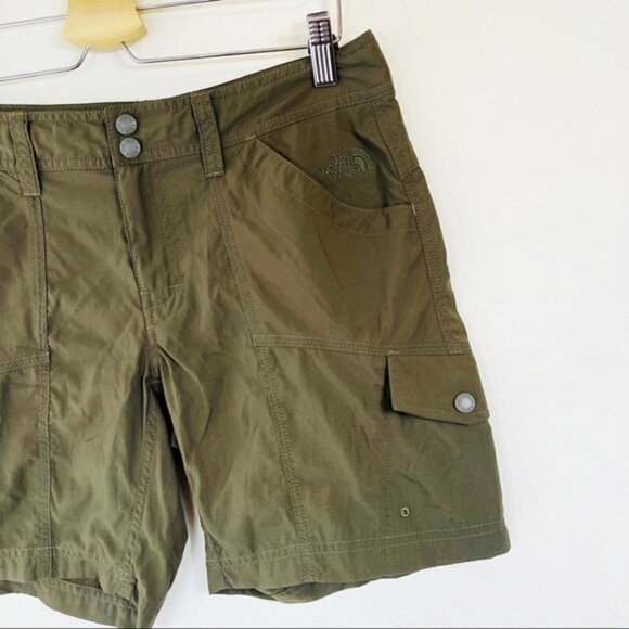 The North Face Taupe Olive Green Cargo Shorts - 4 - Picture 3 of 9